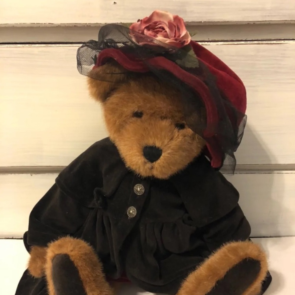 Retired Boyd’s Bear Victorian Archive Collection